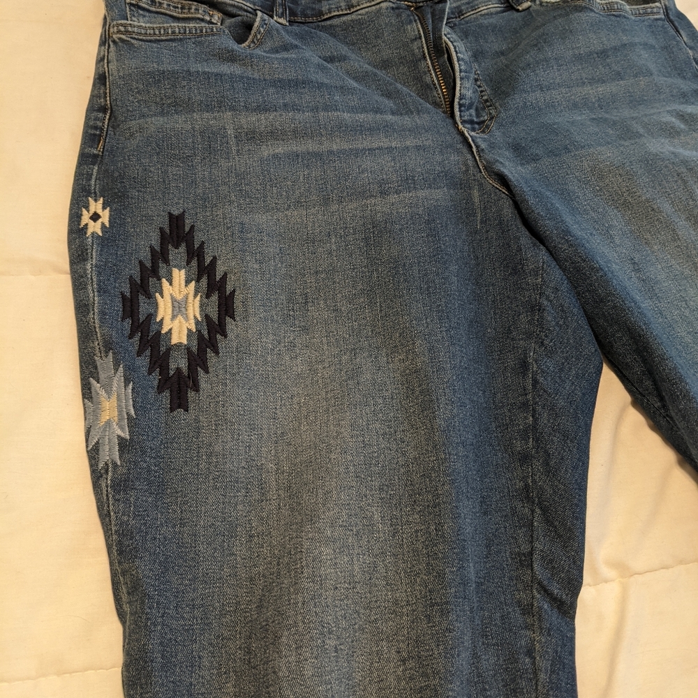 Embroidered Blue Jeans - Picture 4 of 8